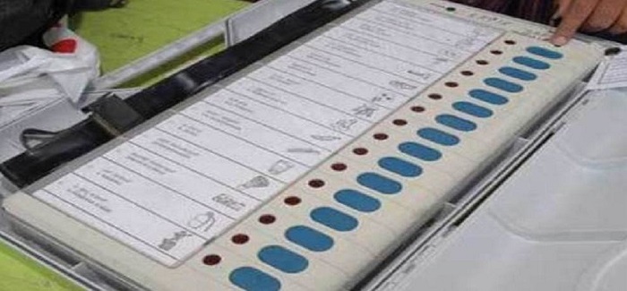 1512117799 कर्नाटक चुनाव: चित्रदुर्गा में यहां शराब और पैसे के बल पर जीता जाता है चुनाव