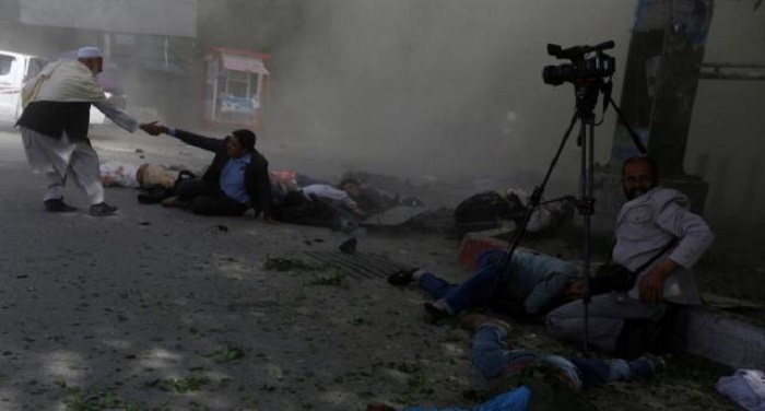 1525068390 काबुल में एक के बाद एक दो धमाके, सात पत्रकारों समेत 29 की मौत