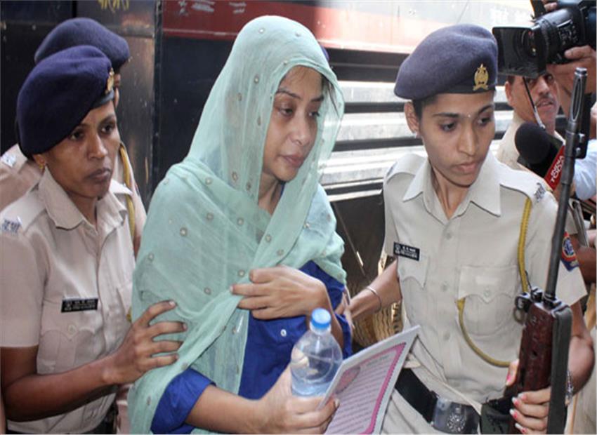 Indrani MukerjeaIndraniMukerjea शीना बोरा हत्याकांड आरोपी इंद्राणी मुखर्जी की जेल में हालत गंभीर, हॉस्पिटल में भर्ती