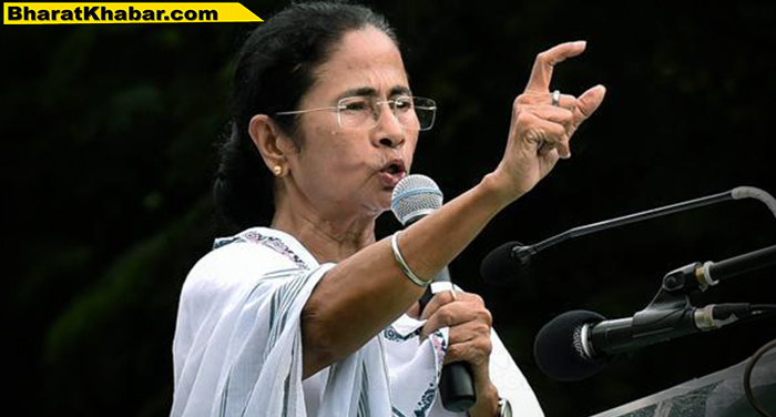 पश्चिम बंगाल की मुख्यमंत्री ममता बनर्जी ने दुर्गा पूजा के लिए लिखा एक थीम गीत