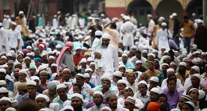 muslims759 इस बार कश्मीर की ईद बेहद संगीनों में बीती, रौनक नहीं लेकिन मनाया त्योहार