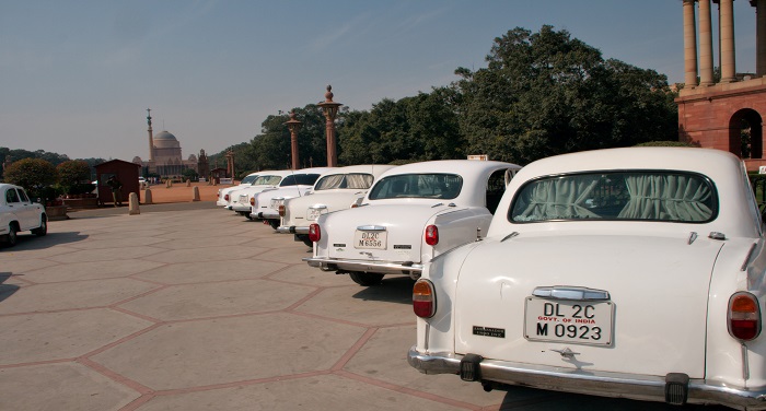 Hindustan Ambassador cars parked outside Secretariat Building New Delhi नौकरशाहों को आदेश, सरकारी गाड़ी का इस्तेमाल केवल ऑफिशियल काम के लिए हो