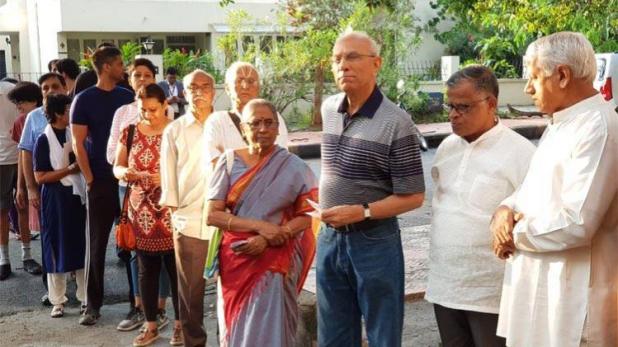 कर्नाटक चुनाव: 222 सीटों के लिए वोटिंग जारी, मल्लिकार्जुन खड़गे ने कहा- बीजेपी को नहीं मिलेंगी 60-70 से ज्यादा सीटें