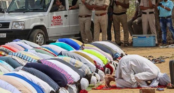 namaz गुरुग्राम में जुमे की नमाज को लेकर विवाद, हिंदू संगठनों ने खुले में नमाज पढ़ने को लेकर जताई आपत्ति