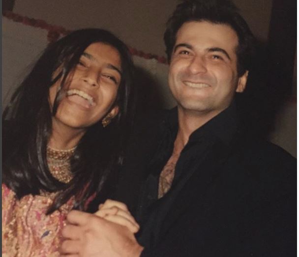 sanjay सोनम की शादी को लेकर भावुक हुए संजय कपीर, 20 पुरानी तस्वीर के साथ लिखा इमोश्नल मैसेज