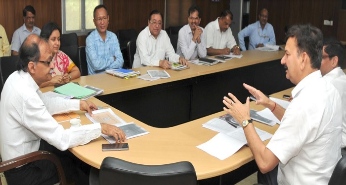 uttrakhand उत्पल कुमार सिंह ने की उर्जा विभाग के अधिकारियों के साथ बैठक