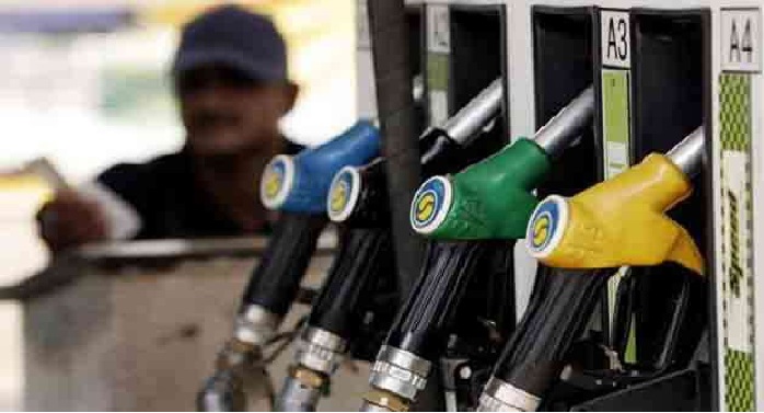 0 3 दिल्ली समेत अनेक शहरों में पेट्रोल डीजल सस्ता, जानिए नई कीमत