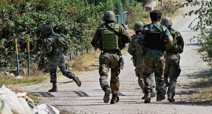 army encounter Encounter In Kulgam: कुलगाम में आतंकियों और सुरक्षाबलों के बीच मुठभेड़, 3 जवान शहीद