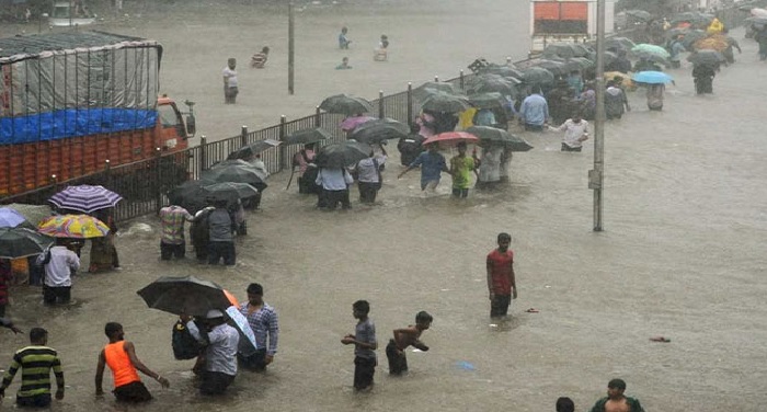 mumbai मौसम विभाग ने मुंबई समेत महाराष्ट्र के छह जिलों में दी भारी बारिश की चेतावनी