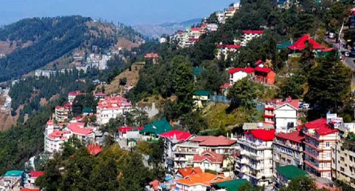 मनाली हिमाचलः मनाली में पर्यटन सीजन खत्म होने से पहले पर्यटकों की संख्या घटी,टैक्सी करोबारियों को लगा झटका