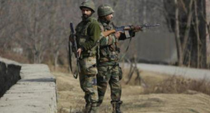 सेना 1 जम्मू-कश्मीरः सेना ने पुलवामा में 3 आतंकियों को किया ढेर, एक नागरिक की गोली लगने से मौत