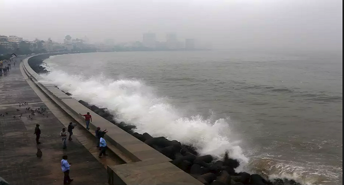 मुंबई में उठी सबसे तेज लहरें,5 मीटर की उठी हाईटाईड