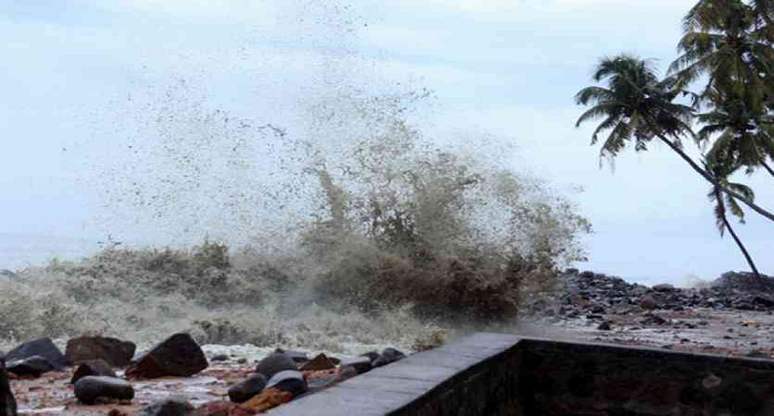 SLEBVR KSXO Cyclone Biparjoy: कुछ ही घंटों में गुजरात से टकराने वाला है बिपरजॉय, 9 राज्यों में अलर्ट जारी
