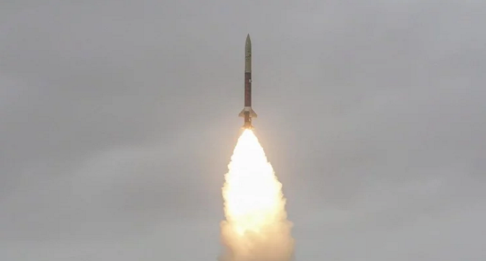 भारत ने स्वदेश में विकसित बैलिस्टिक मिसाइल 'प्रहार' का ओडिशा तट से सफलतापूर्वक किया परीक्षण