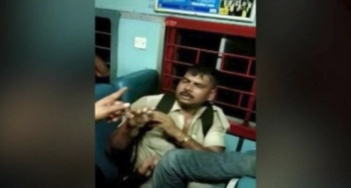 बिहार: जीआरपी के पुलिसकर्मियों ने एक यात्री को चलती ट्रेन से फेंका, यात्री की मौत