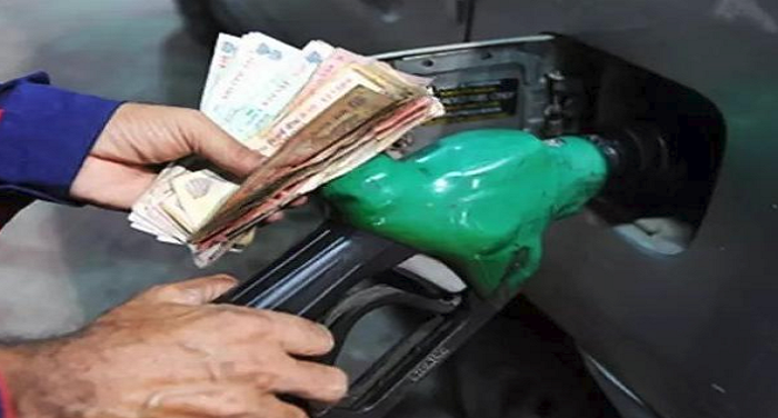 आज एक बार फिर पेट्रोल-डीजल की कीमतों में हुई बढोतरी, दिल्ली में पेट्रोल 82 के पार