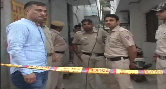 दिल्ली: वसंत कुंज में एक ही परिवार के तीन सदस्यों की चाकू मार कर हत्या