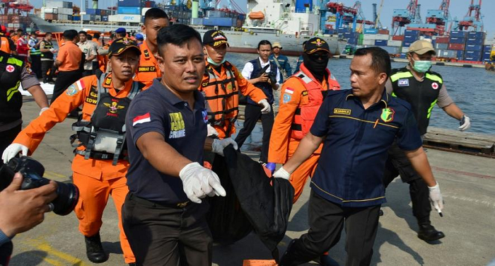 विमान दुर्घटनाः इंडोनेशिया में भारतीय पायलट समेत 189 यात्रियों की मौत की आशंका