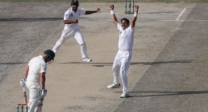 ु्ि्ि PAK vs AUS: पहले टेस्ट मैच में पाकिस्तान की पकड़ मजबूत, मुश्किल में ऑस्ट्रेलिया