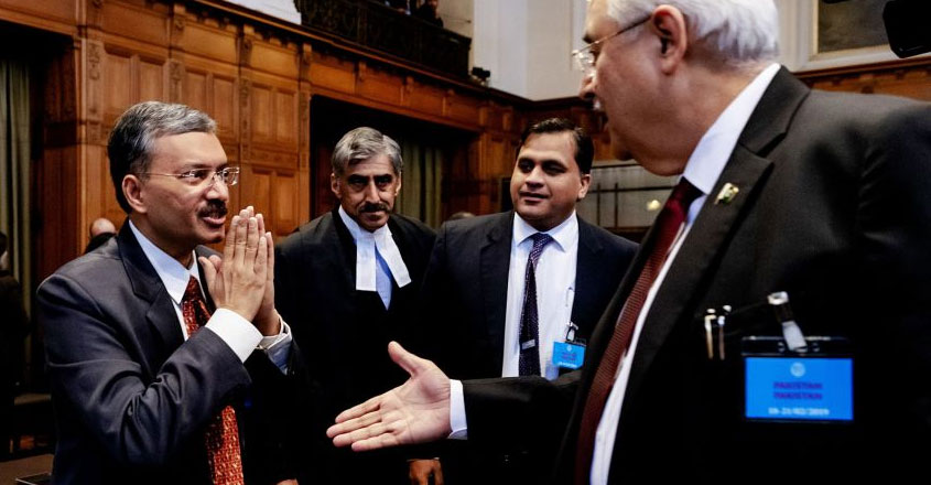 no handshake with pakistani diplomats deepak mittal भारतीय राजनयिक का फैसला सराहनीय ,हाथ ना मिला कर पाक के मुँह पर एक और तमाचा