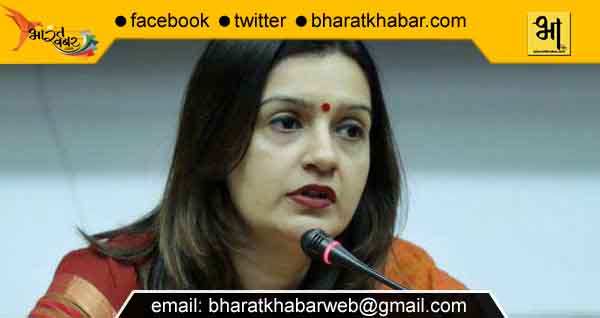 priyanka chaturvedy congress कांग्रेस नेता प्रियंका चतुर्वेदी बोलीं, गुण्डों को दे रहे तवज्जो, महिलाओं से बदसलूकी