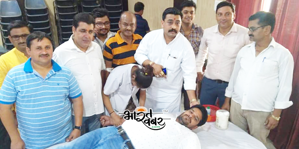 brahman ekta samiti 3 ब्राह्मण एकता समिति ने किया रक्तदान, परशुराम जन्मोत्सव के अवसर पर सैकड़ों की तादात में जुटे ब्राह्मण