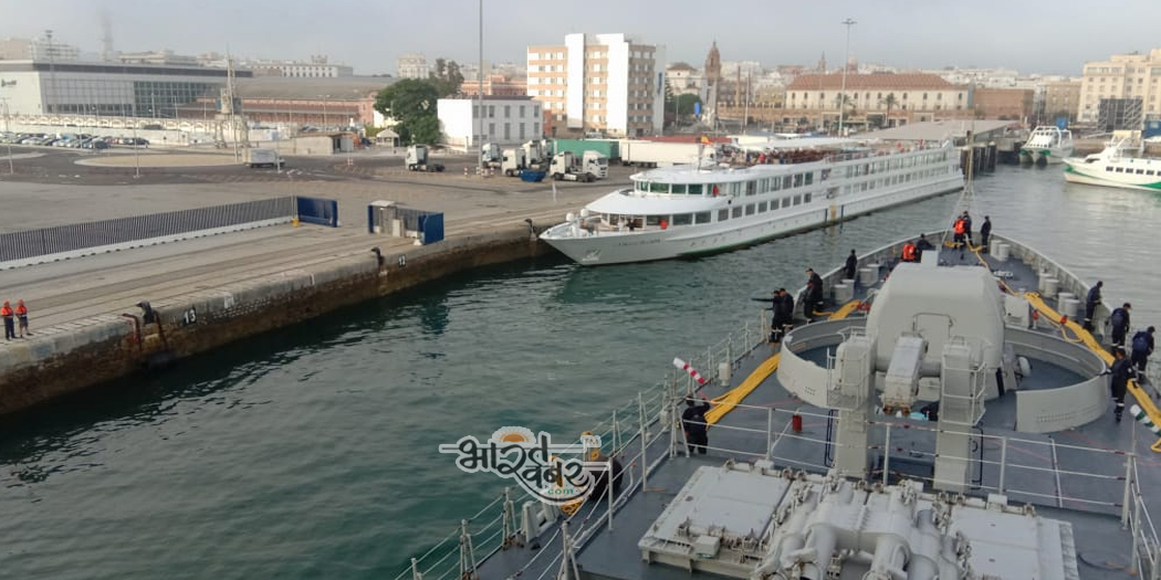 indian pot tarkash भारतीय नौसेना का जहाज तर्कश स्‍पेन के कैडीज बंदरगााह पहुंचा