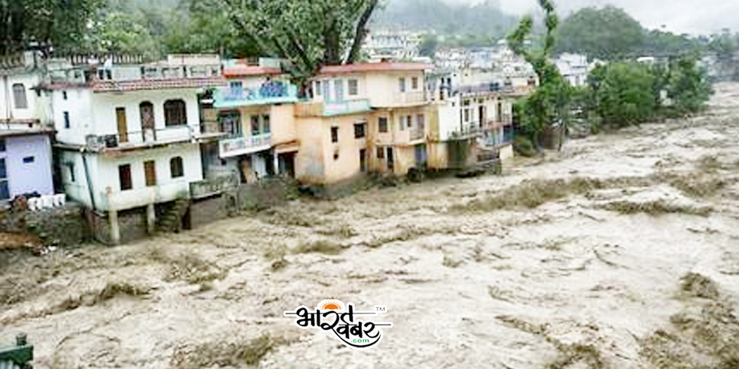 uttarakhand flood pics चमोली के कहर से उत्तराखंड में लोग परेशान, इमारतों के जलमग्न होने की वीडियो वायरल