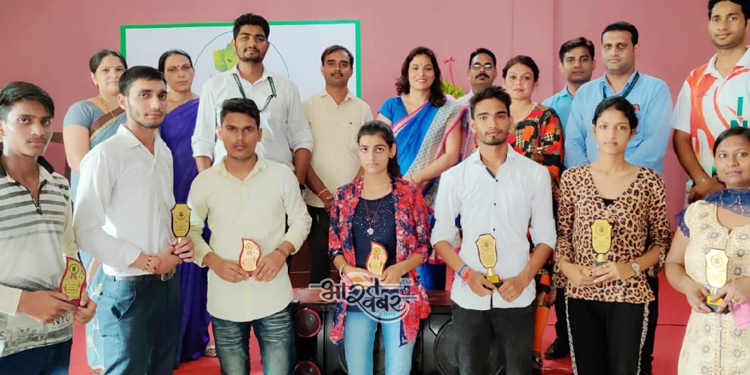 vinayak vidyapeeth ssss विनायक विद्यापीठ में धूमधाम से मनाया गया राष्ट्रीय खेल दिवस, ध्यानचंद को किया नमन