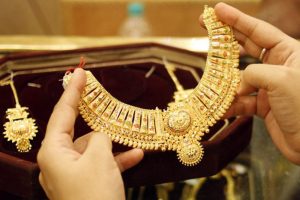 gold jewelley image 4 सोने की कीमतों में आयी तेज़ी, 770 रुपए महंगा हुआ सोना , 58 हजार के नीचे आई चांदी