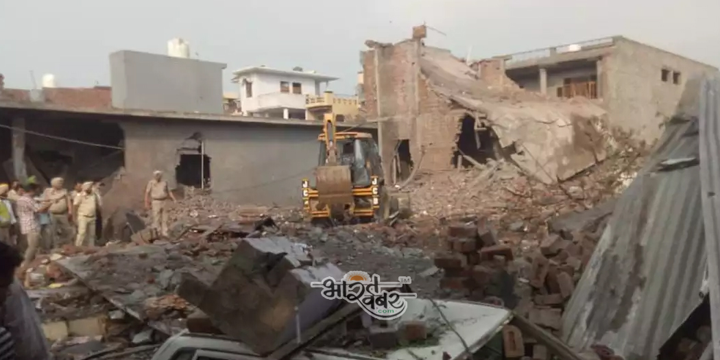 gurdaspur punjab गुरदासपुर में पटाखा फैक्ट्री में विस्फोट, 23 की मौत, 15 से अधिक घायल
