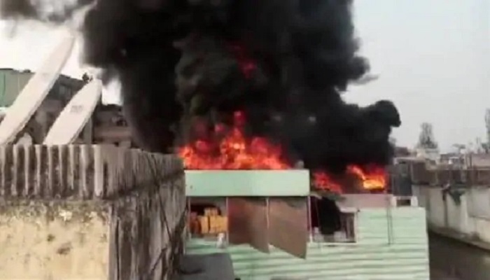 anaj mandi राजधानी दिल्ली के अनाज मंडी इलाके में लगी आग, 43 लोगों की मौत
