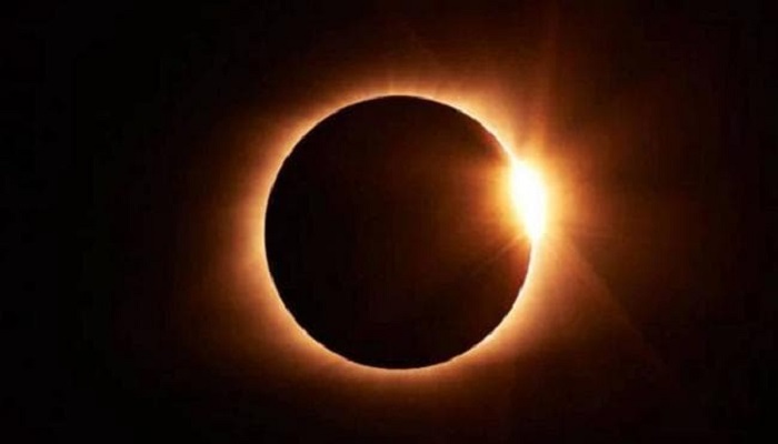 सूरज ग्रहण कल साल का आखिरी सूरज ग्रहण, जितना सूंदर उतना ही खतरनाक