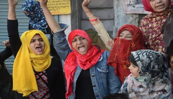 हल्द्वानी हल्द्वानी में बना एक और शाहीन बाग सीएए के विरोध में महिलाओं ने ताज चौराहे पर शिफ्त किया धरना