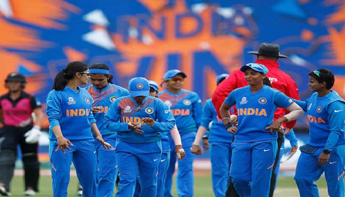 वूमैन टीम इंडिया जीत की हैट्रिक लगाकर न्यूजीलैंड को 3 रन से हराकर टीम इंडिया वर्ल्ड कप के सेमीफाइनल में पहुंची