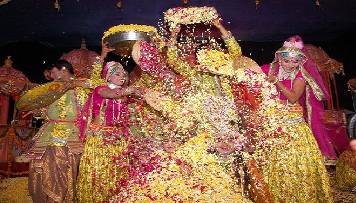 झांकी ब्रज देश के अलग-अलग राज्यों में हर्ष और उल्लास के साथ मनाया जा रहा होली का त्योहार, लोगों ने एक दूसरे को रंगों में रंगा