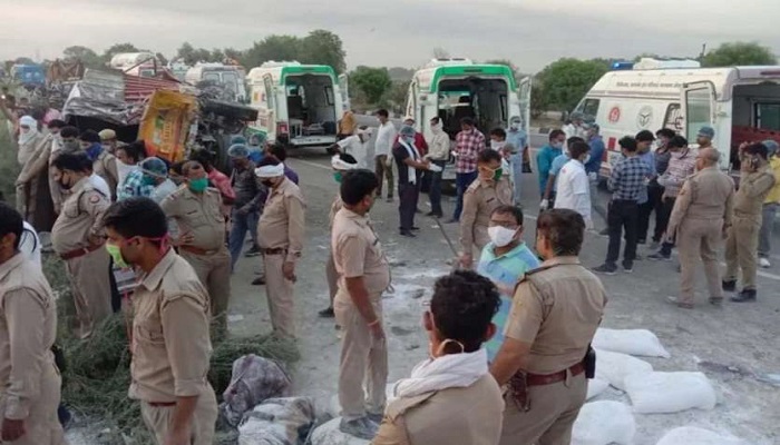 auraiya4 1 6104444 835x547 m उत्तर प्रदेश के औरेया में दो ट्रकों के भिड़ने से हदसा, 24 मजदूरों की मौत