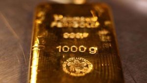 gold 2 सोने की चमक लगातार होती जा रही फिकी, जानिए कब तक गिरते रहेंगे सोने के रेट?