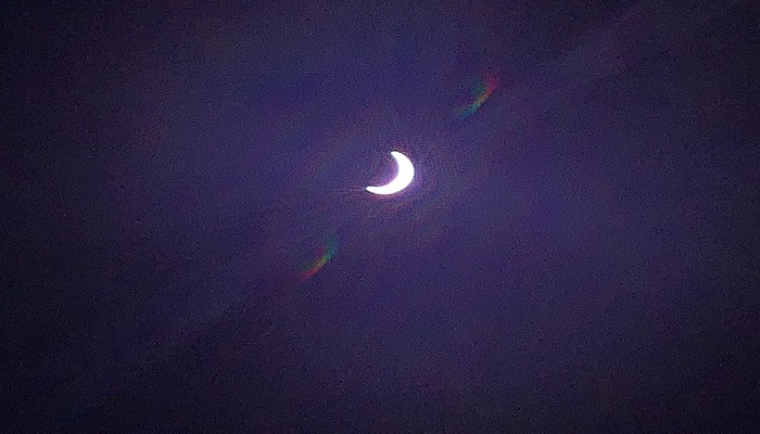 Solar Eclipse 1 देश के अलग-अलग हिस्सों में ऐसे नजर आ रहा सूर्यग्रहण