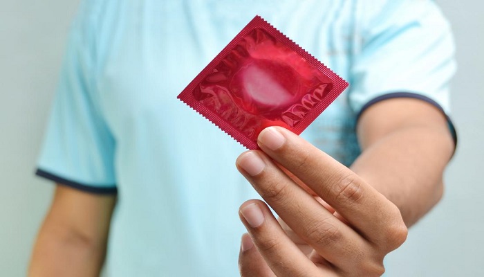 condom 2 करोना के चलते दुनियाभर में छाई कोन्डोम की कमी, वासना शांत करने के लिए लोग कर रहे ये काम..