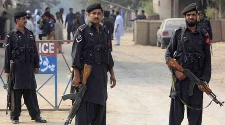 pakistani police कराची के पाकिस्तान स्टॉक में आतंकी हमला, पाकिस्तानी जवानों ने 4 आतंकी मार गिराए