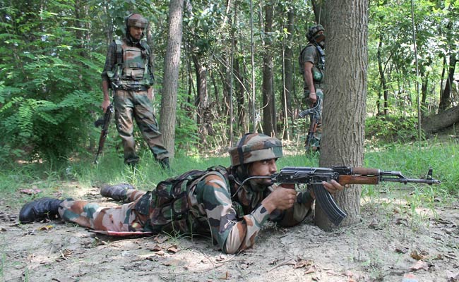jammu kashmir Jammu Kashmir: पुलवामा में सुरक्षाबलों और आतंकियों के मुठभेड़, लश्कर कमांडर मुख्तार भट्ट समेत 3 आतंकी ढेर