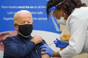 joe biden received corona vaccine 1 राष्ट्रपति जो बाइडेन हुए कोरोना पॉजिटिव, PM मोदी ने की शीघ्र स्वस्थ होने की कामना