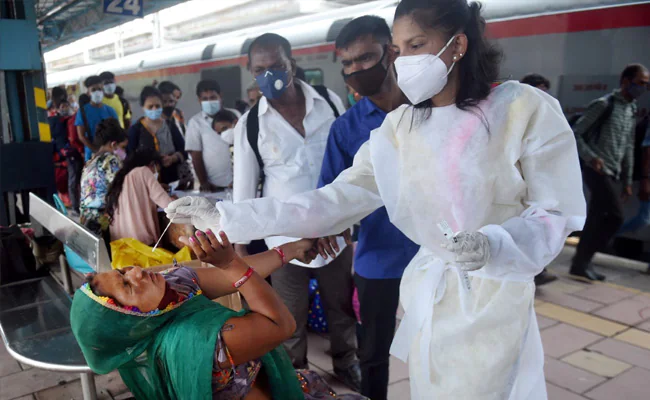 7nlaamrg mumbai Coronavirus India Update: बीतें 24 घंटे में कोरोना के 6,915 नए केस, 180 मरीजों की हुई मौत