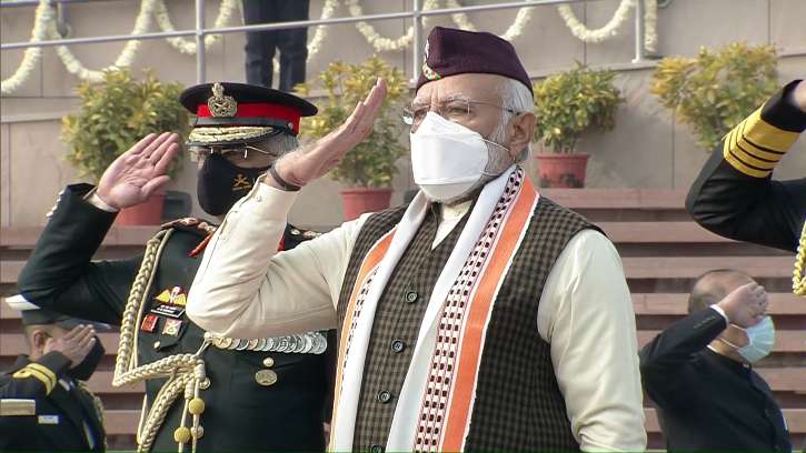 मोदी PM Modi Look: गणतंत्र दिवस पर मणिपुर की शॉल, उत्तराखंड की टोपी में दिखे पीएम मोदी
