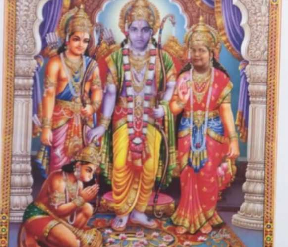 BHU का विवादित कैलेंडर BHU का विवादित कैलेंडर: प्रोफेसर ने भगवान राम की जगह खुद की और मां सीता की जगह अपनी पत्नी की लगाई तस्वीर