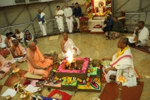 WhatsApp Image 2022 02 14 at 6.15.00 PM 1 हर्षोंउल्लास के साथ चंद्रोदय मंदिर में मनाया गया नित्यनांद त्रयोदशी महामहोत्सव