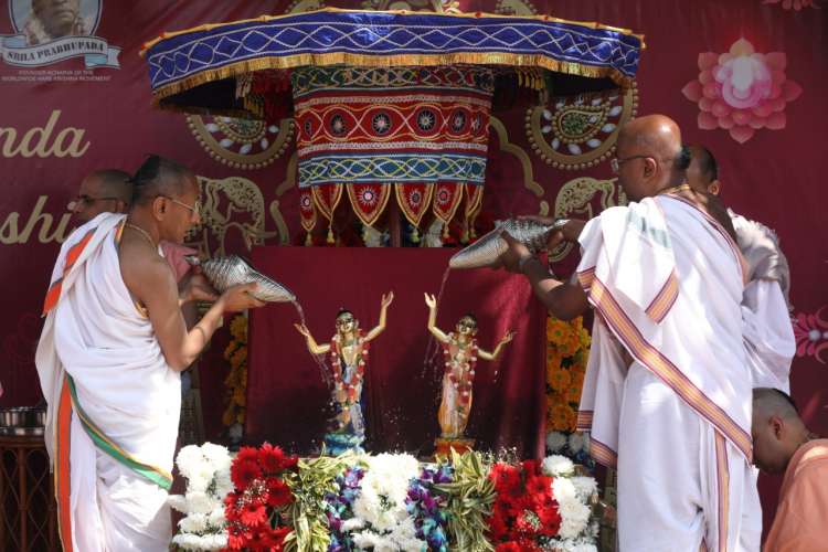 WhatsApp Image 2022 02 14 at 6.15.00 PM हर्षोंउल्लास के साथ चंद्रोदय मंदिर में मनाया गया नित्यनांद त्रयोदशी महामहोत्सव