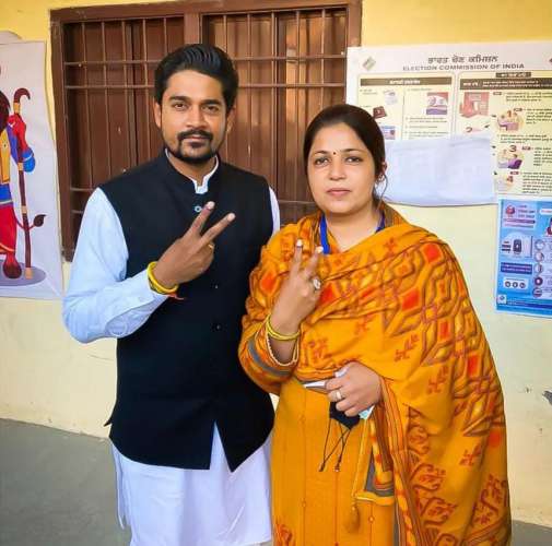 WhatsApp Image 2022 02 20 at 10.43.43 AM Punjab Elections: सोनू सूद की बहन मालविका के समर्थन में आए कपिल शर्मा, हरभजन सिंह और सुनील शेट्टी, दी शुभकामनाएं