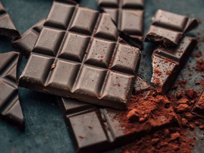 dark chocolate 732x549 thumbnail 732x549 1 डार्क चॉकलेट खाने के होंगे गजब फायदे, जानकर हो जाएंगें हैरान
